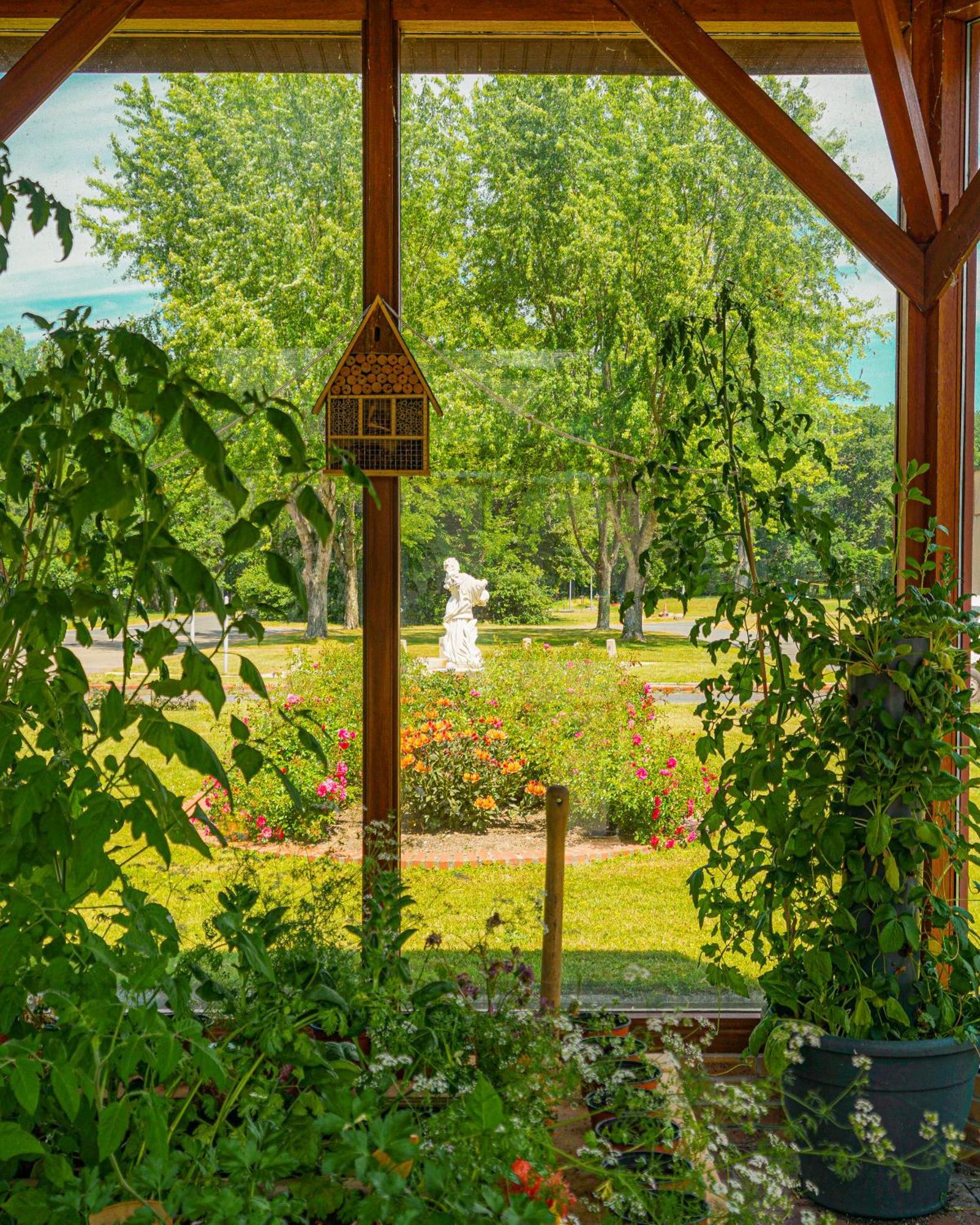 Hotel-Restaurant Domaine De La Grande Garenne Neuvy-sur-Barangeon Екстер'єр фото
