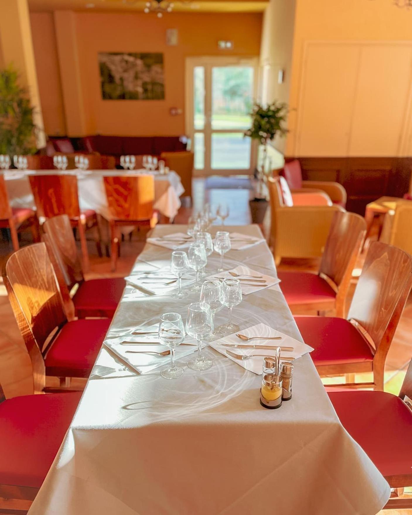 Hotel-Restaurant Domaine De La Grande Garenne Neuvy-sur-Barangeon Екстер'єр фото